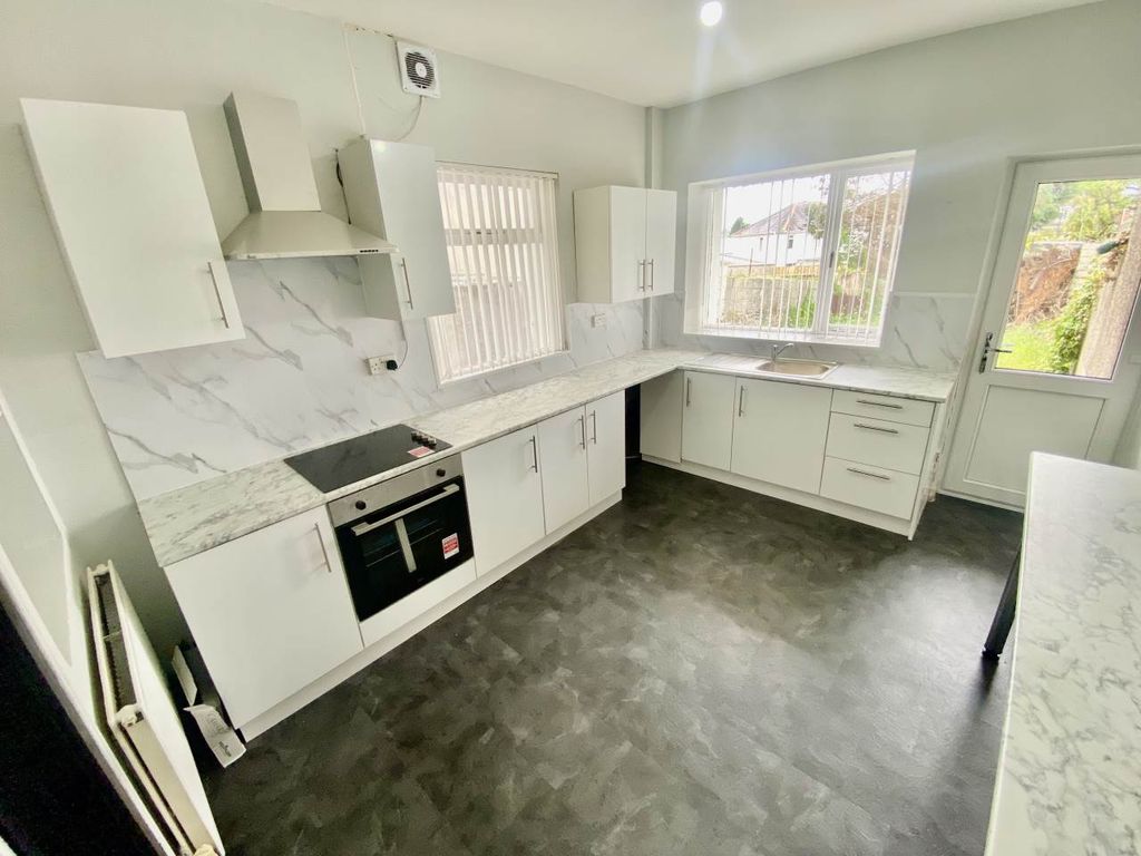 Property photo 1 of 20 Img_4572