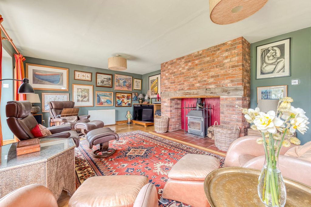 Property photo 3 of 33