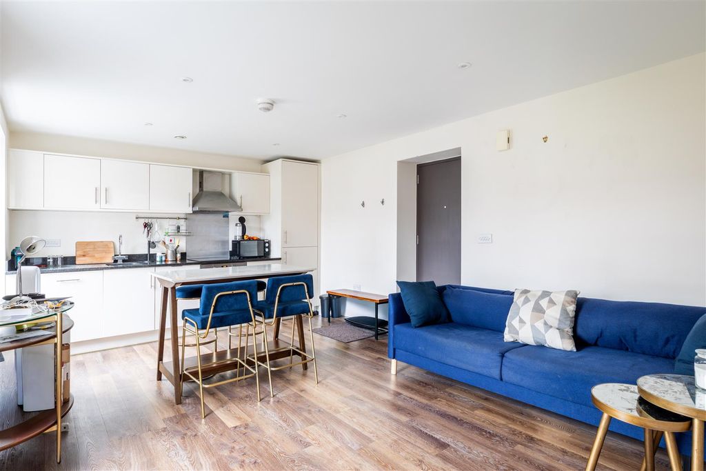 Property photo 2 of 9 Ashlar Court-3.Jpg