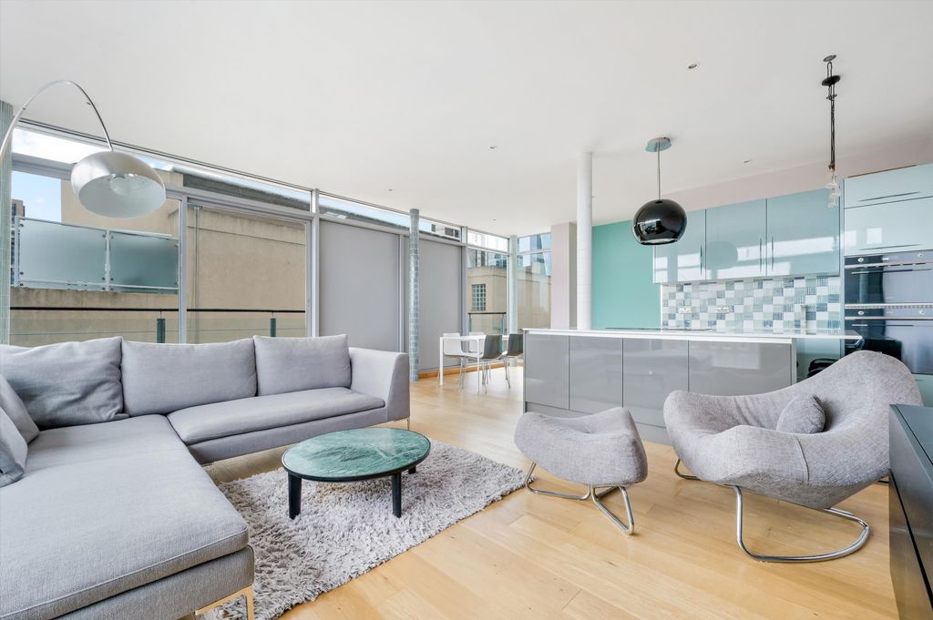 Property photo 1 of 18 Image