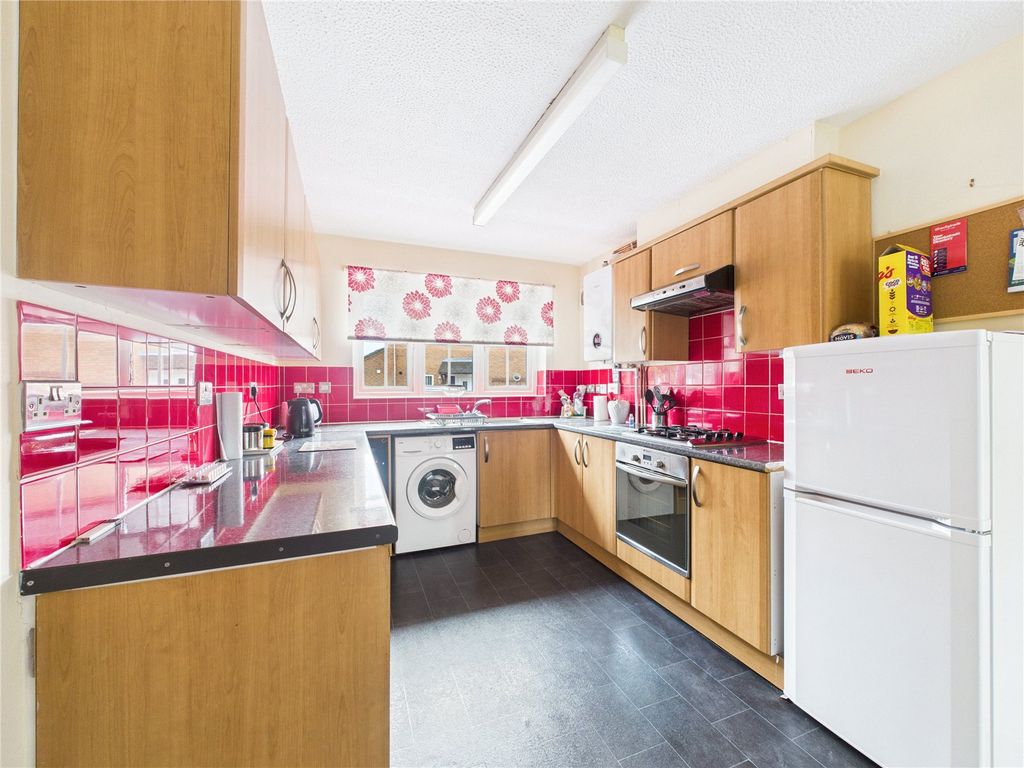 Property photo 2 of 13 Picture No. 16