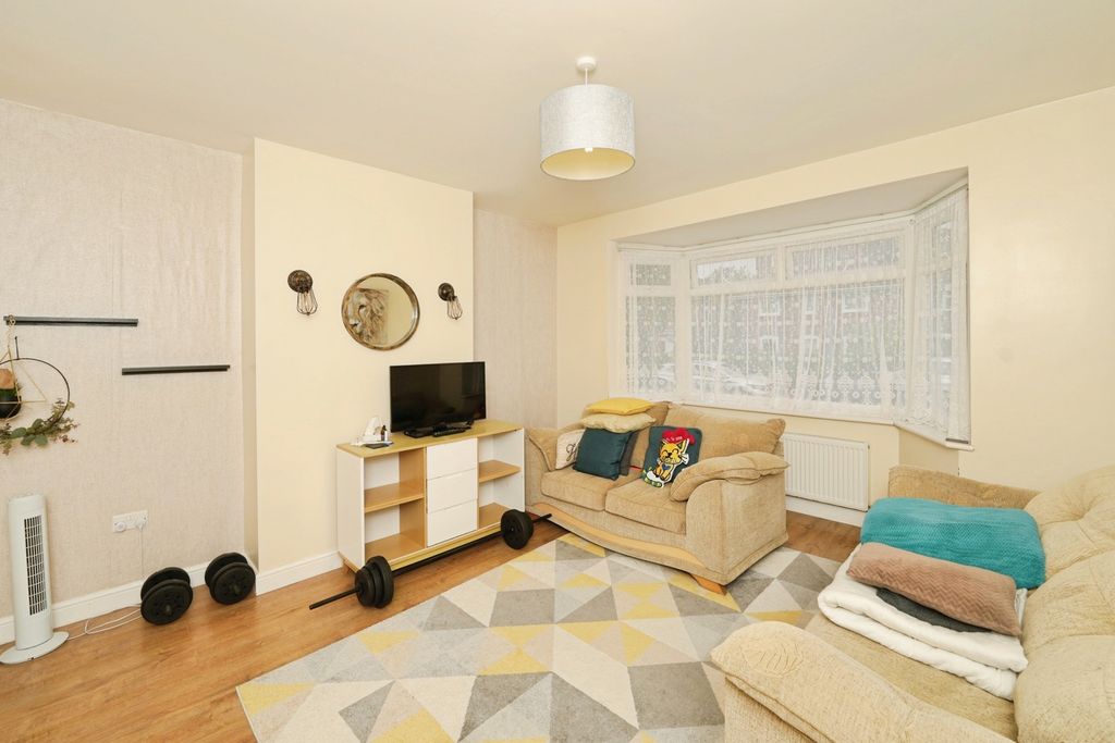 Property photo 2 of 18 Pbox-Img.Jpg