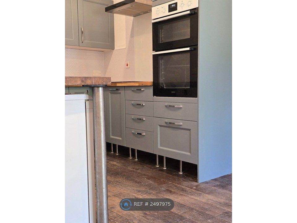 Property photo 2 of 16 Kitchen