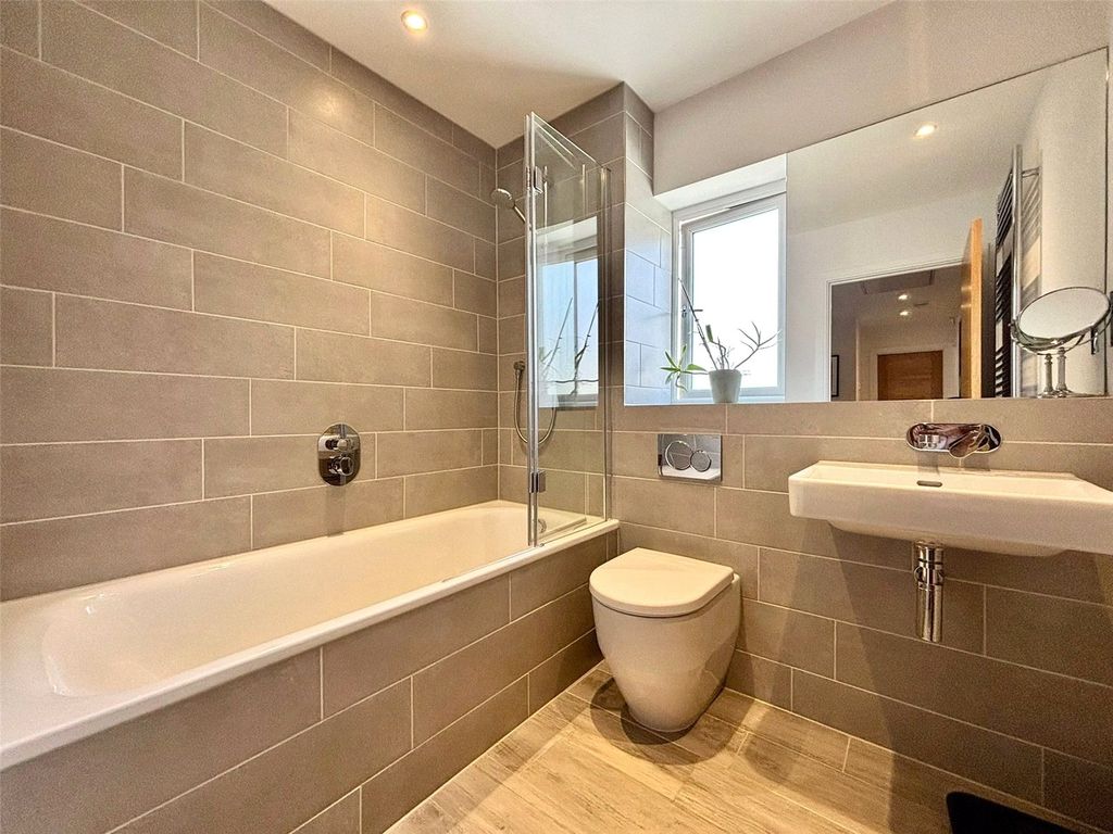 Property photo 3 of 10 Picture No. 05