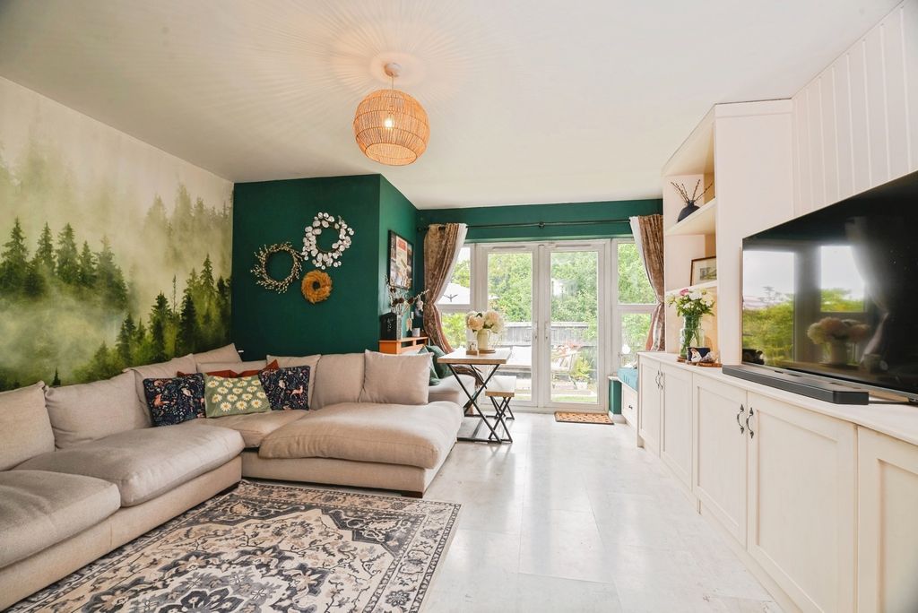 Property photo 3 of 15 Pbox-Img.Jpg