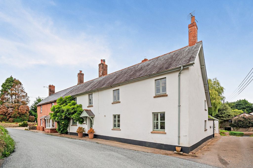 Property photo 1 of 17 Wisteria Cottage