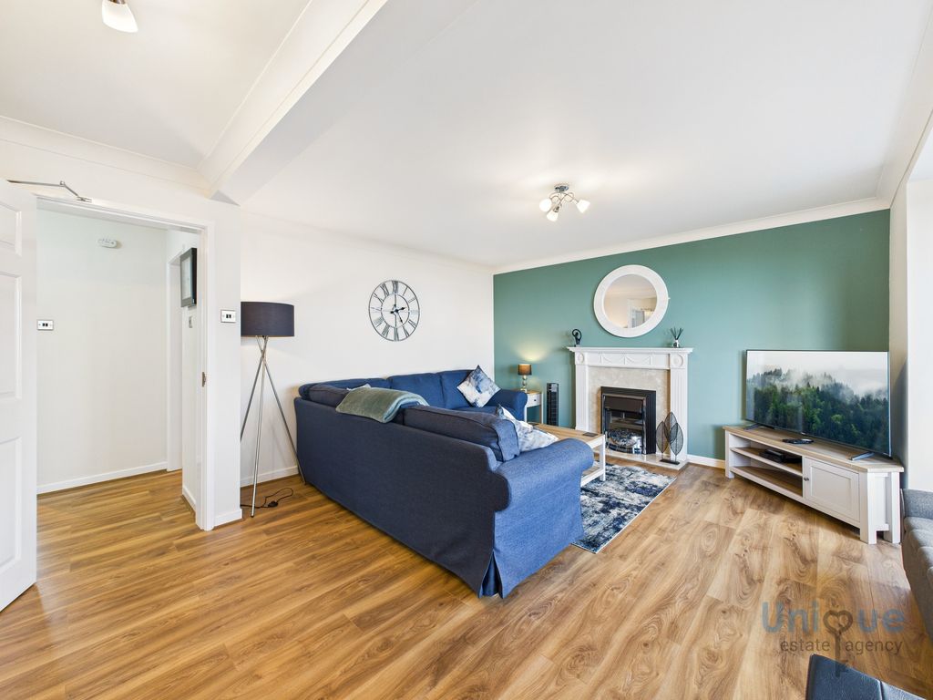 Property photo 3 of 43