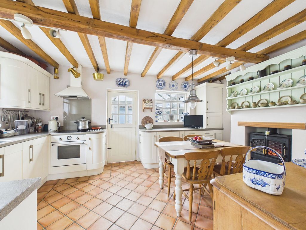 Property photo 3 of 28 Dining Kitchen