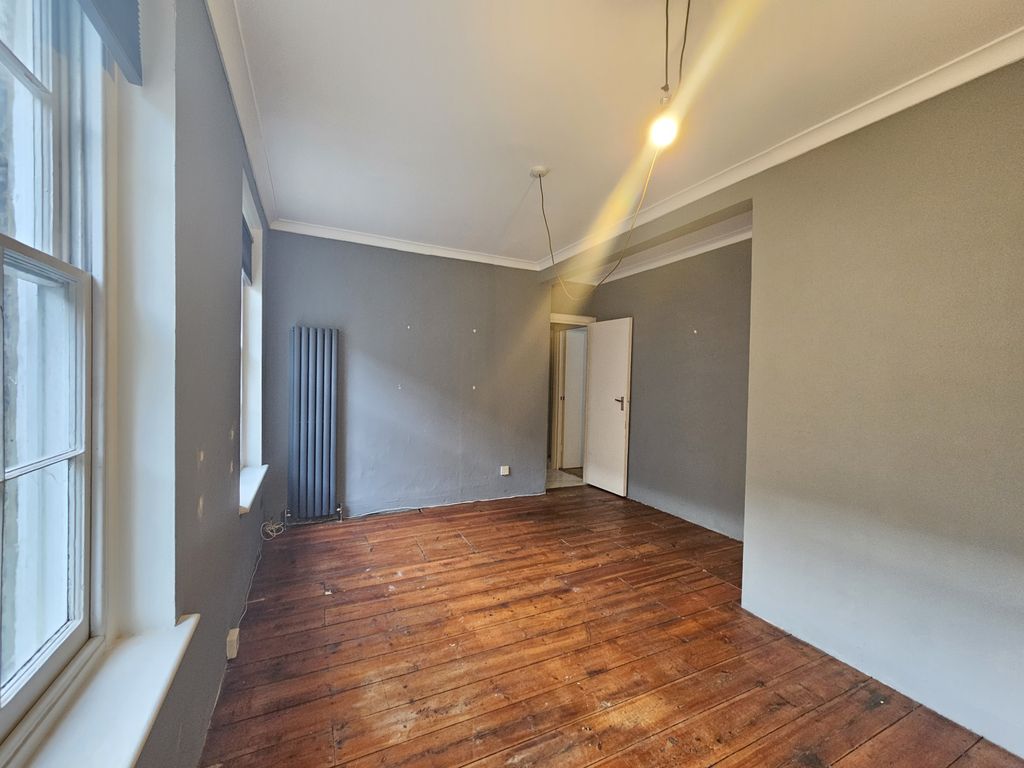 Property photo 3 of 7 Gallery