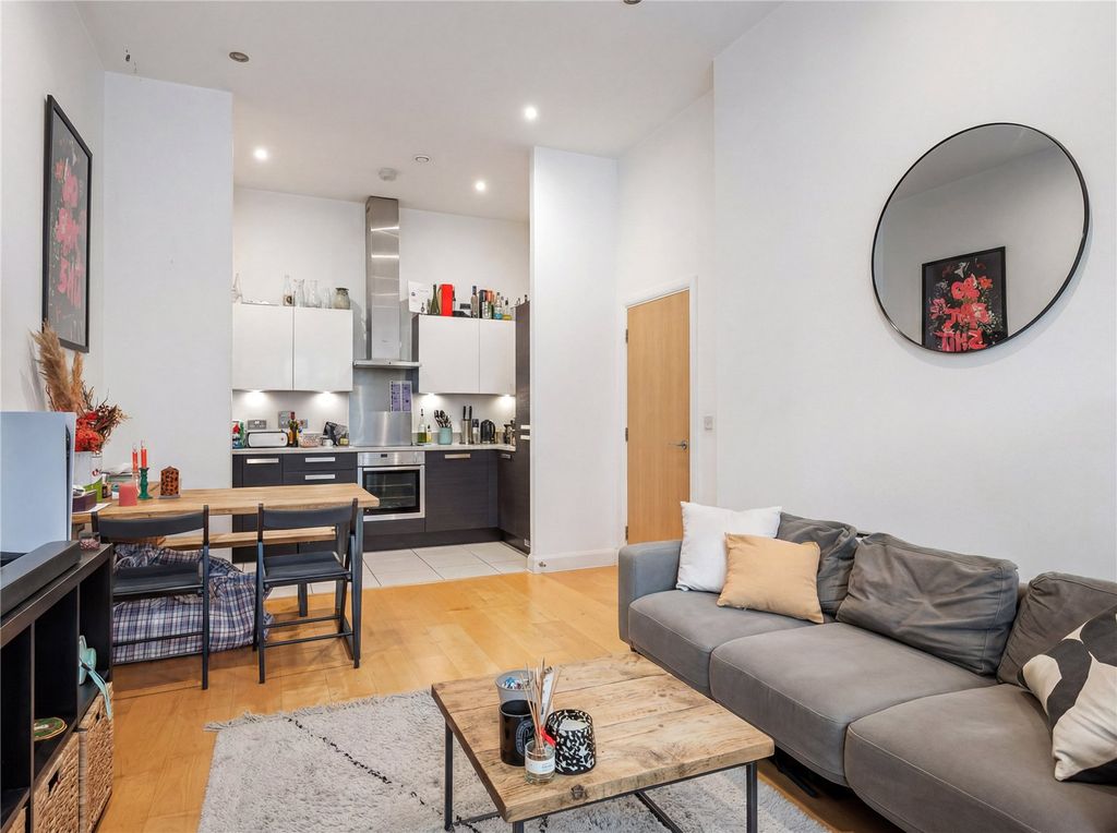 Property photo 1 of 11 Picture No. 24