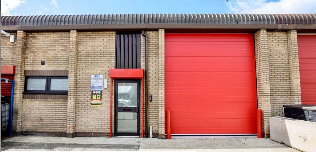 Property photo 1 of 3 Unit 18, Abenglen Industrial Estate