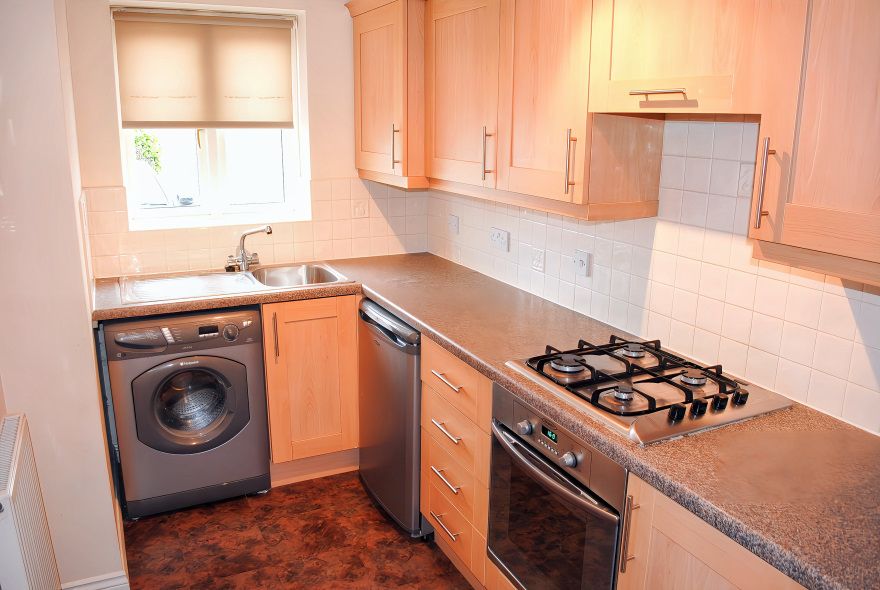 Property photo 3 of 11 Kitchen