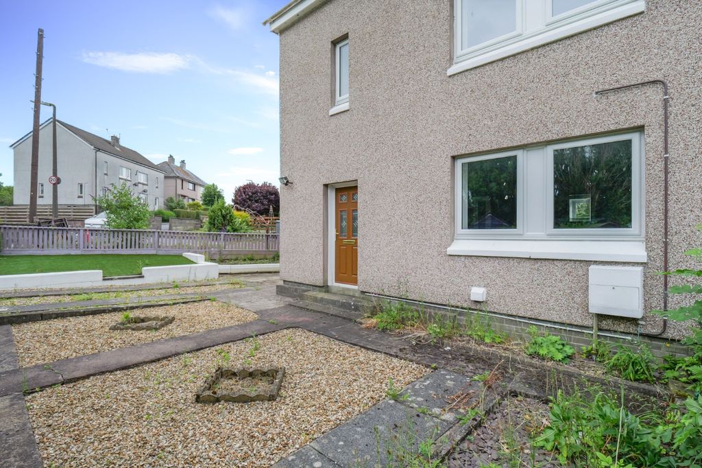 Property photo 2 of 25