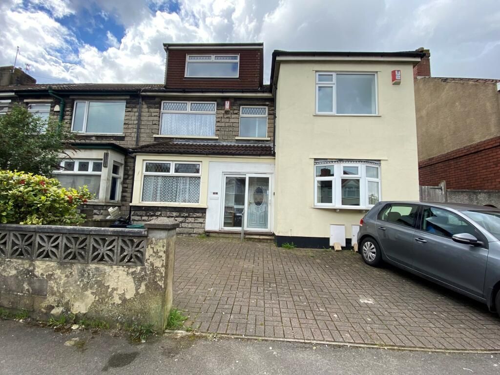 Property photo 1 of 6 Lodge Causeway