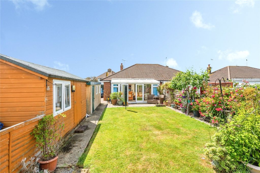 Property photo 2 of 14 Picture No. 11