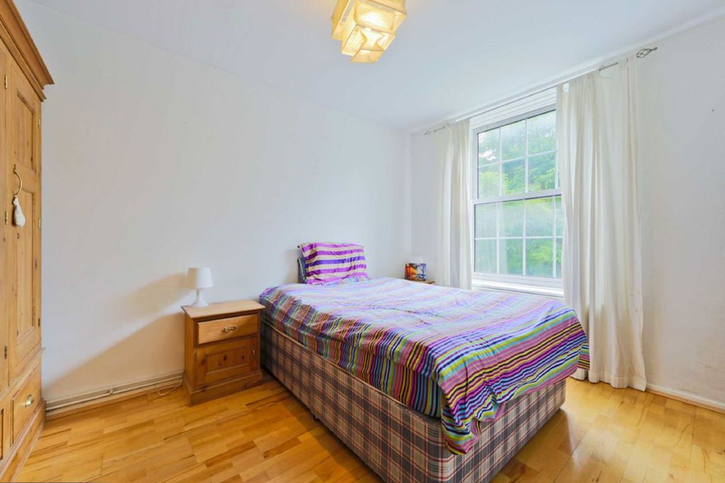 Property photo 3 of 6