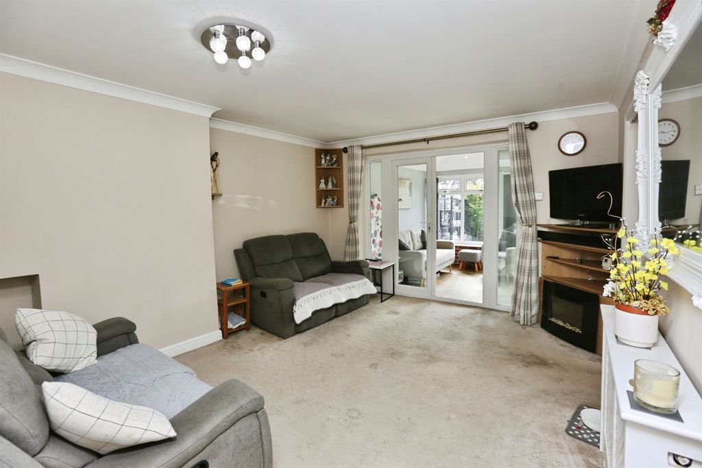 Property photo 3 of 12
