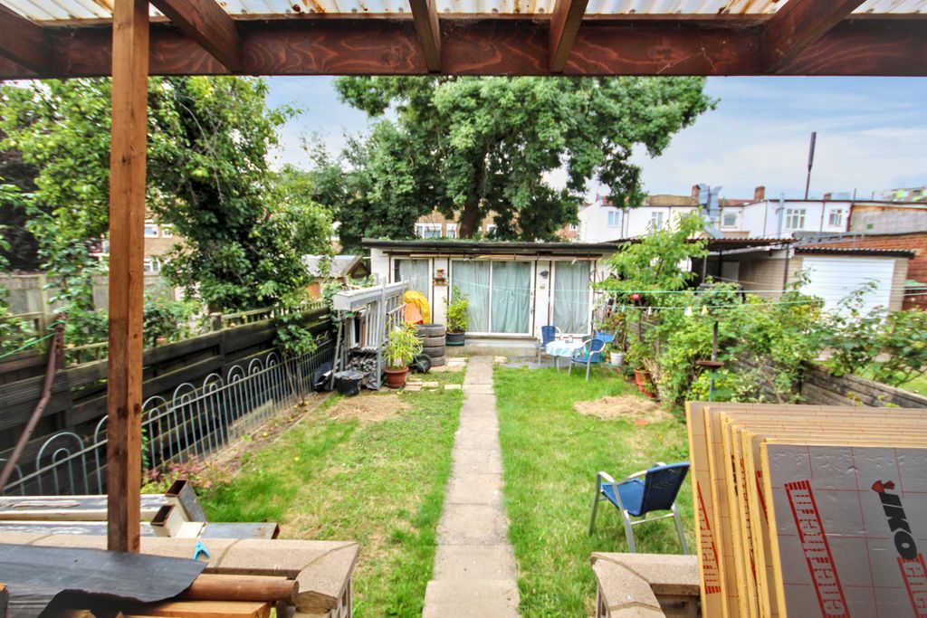 Property photo 2 of 9 Gallery