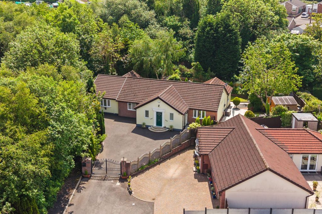 Property photo 1 of 31