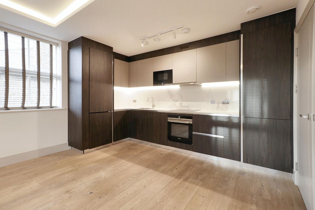 Property photo 2 of 18 Image