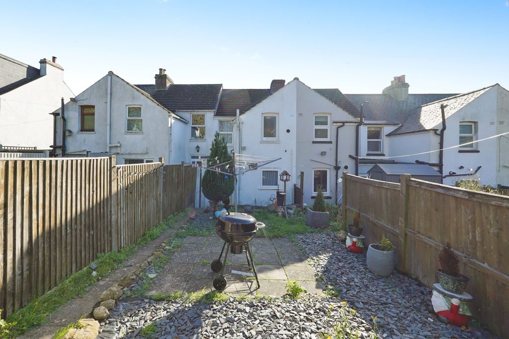 Property photo 3 of 10 Photo