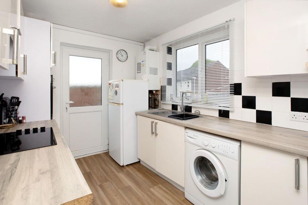 Property photo 2 of 14