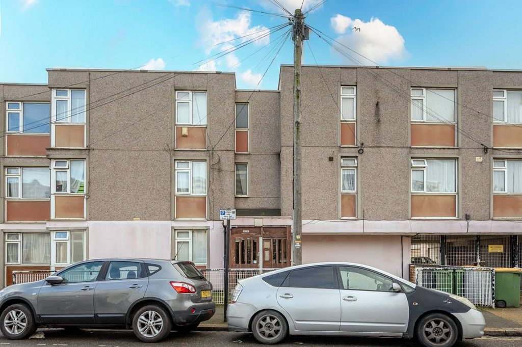 Property photo 1 of 2