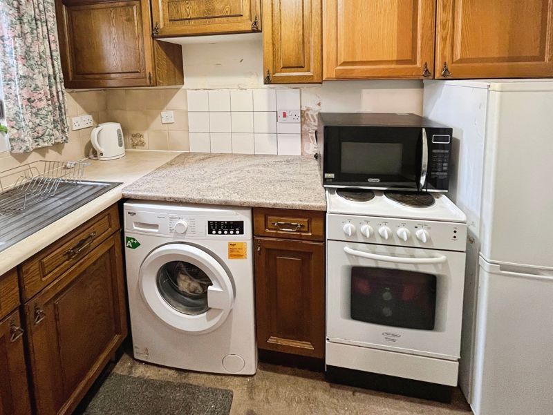 Property photo 3 of 6 Kitchen