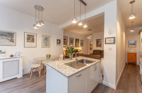 Property photo 1 of 22 Photo 10