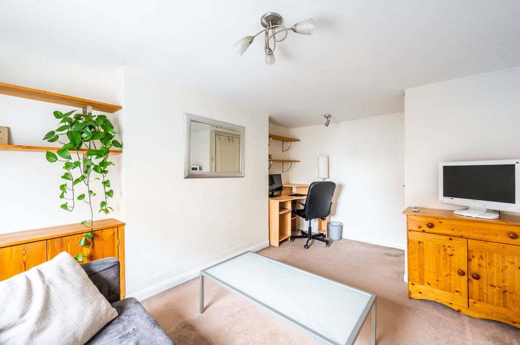 Property photo 1 of 6