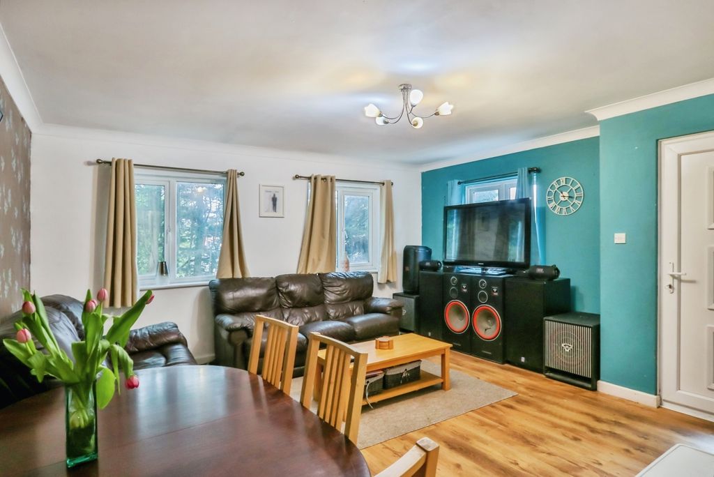 Property photo 3 of 15 Lounge/Diner
