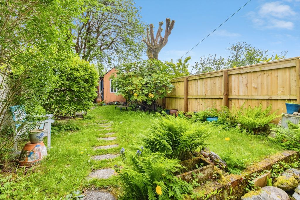 Property photo 2 of 16 Garden