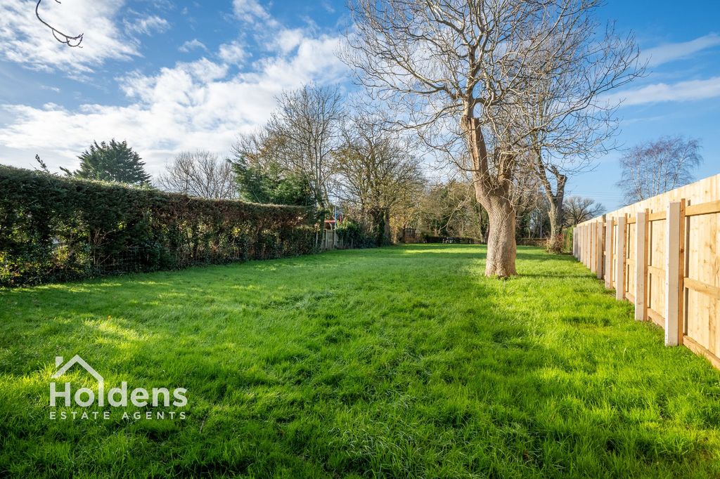 Property photo 2 of 11