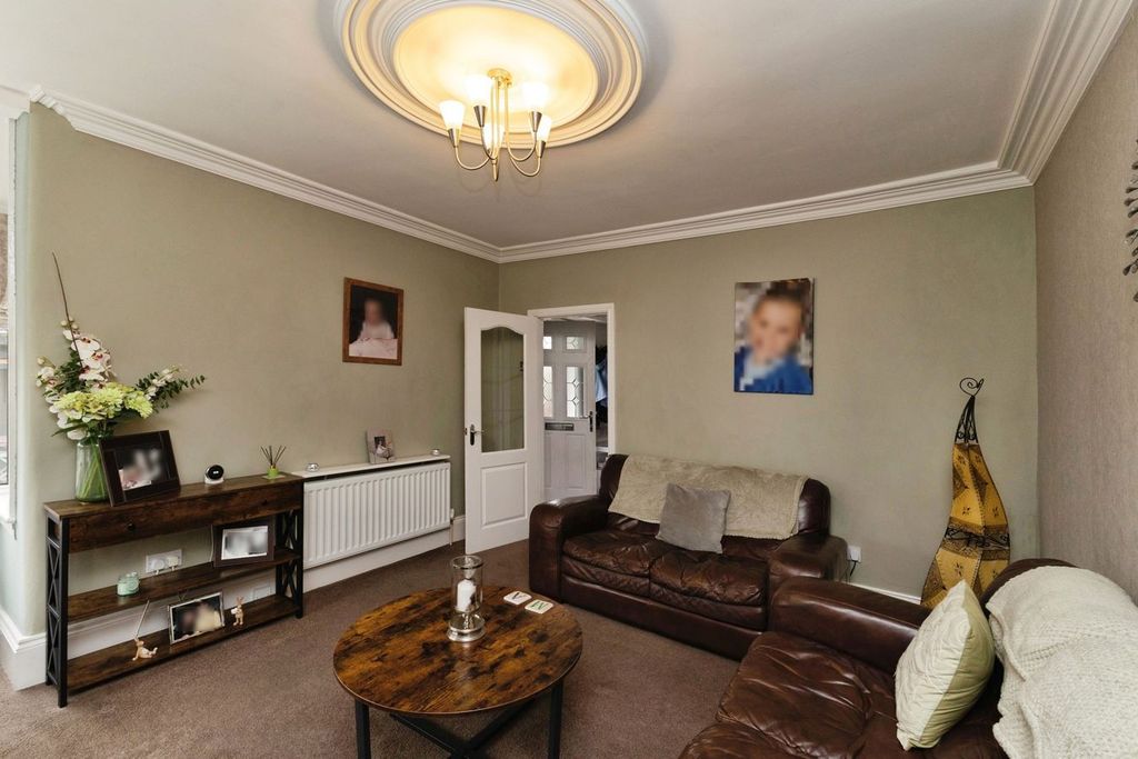 Property photo 3 of 25