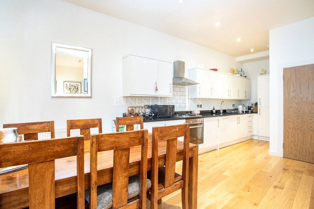 Property photo 3 of 10 Picture No. 02