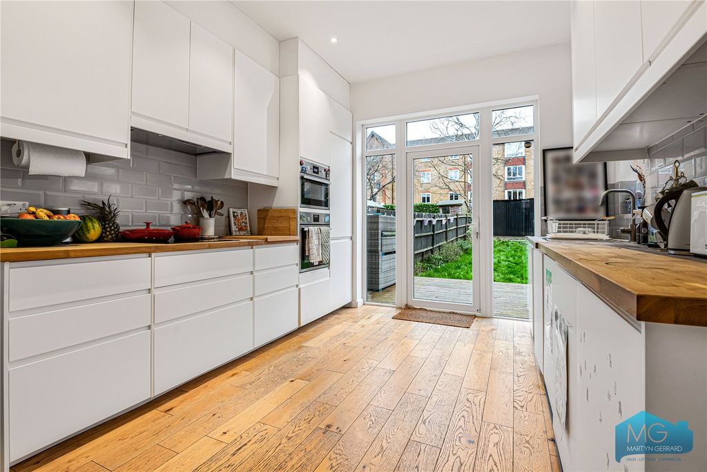 Property photo 2 of 25 Picture No. 40