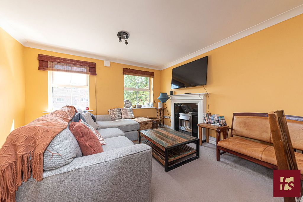 Property photo 3 of 13