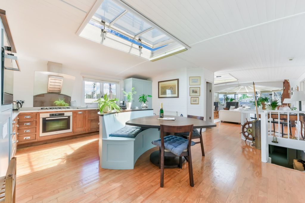 Property photo 1 of 26