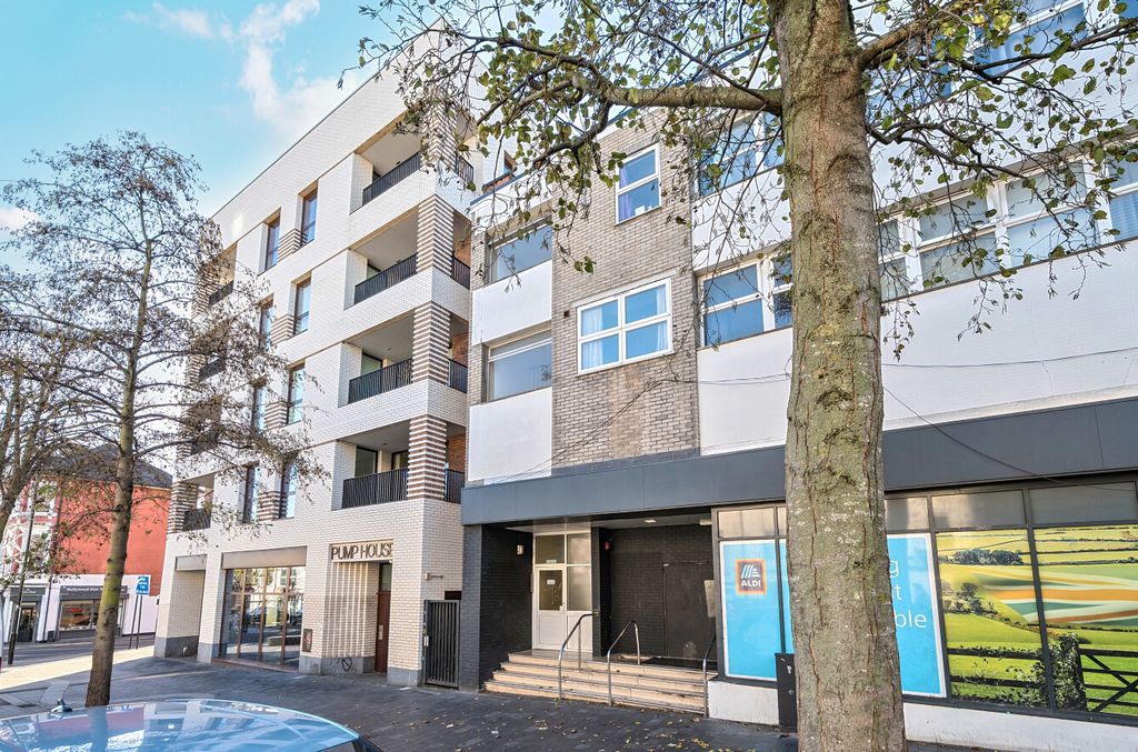 Property photo 1 of 9 Exterior