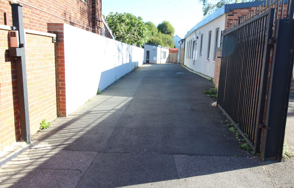 Property photo 3 of 11 Img_6382