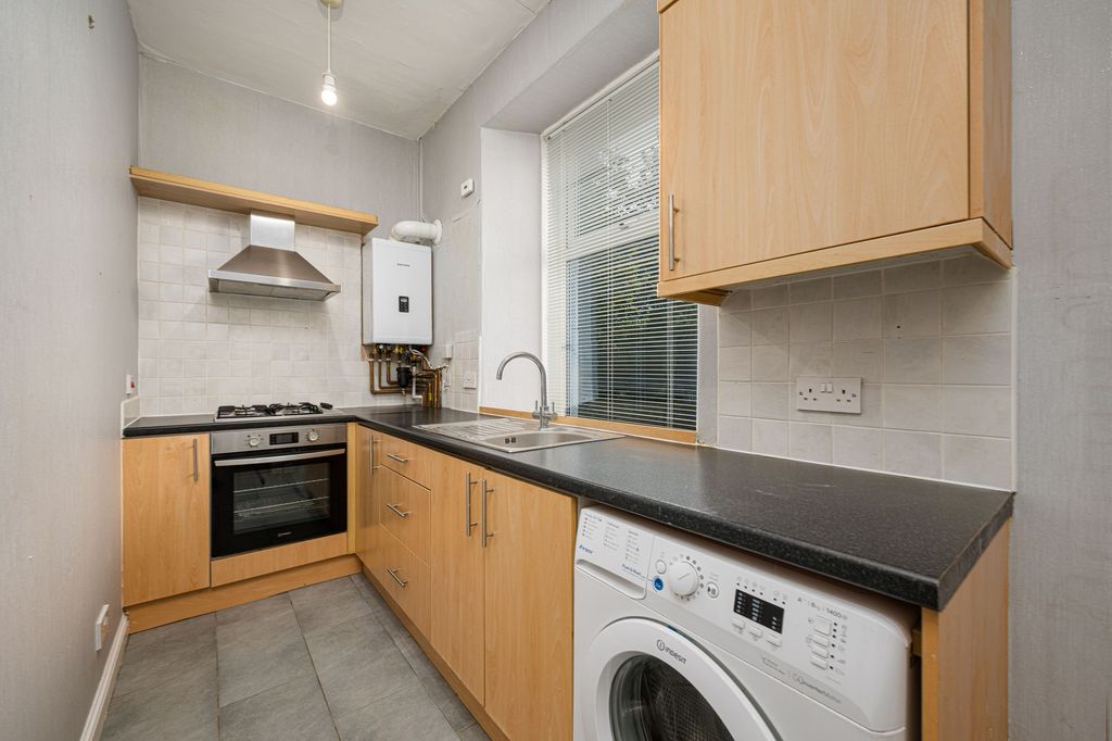 Property photo 3 of 13 Kitchen