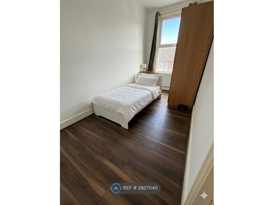 Property photo 3 of 4