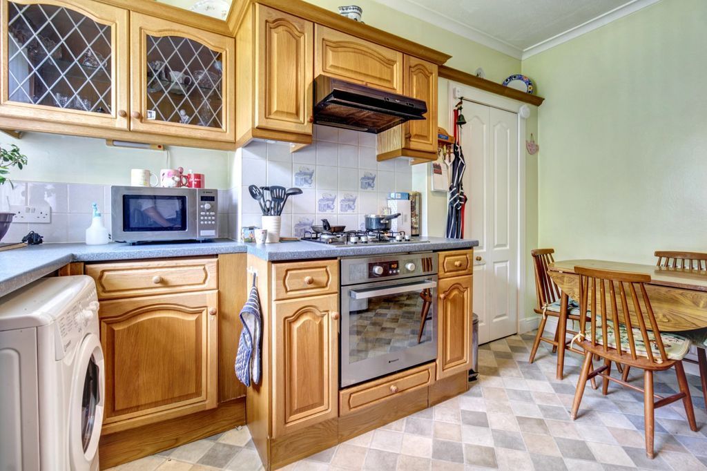Additional image 6 of 3 bed flat for salePark Avenue, Dumbarton G82