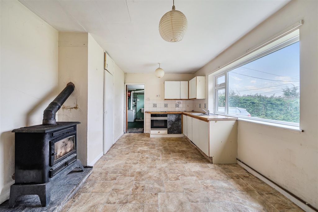 Property photo 2 of 14 Kitchen