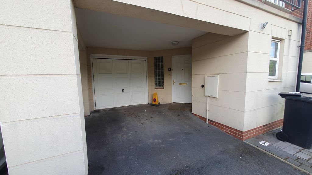 Property photo 2 of 24