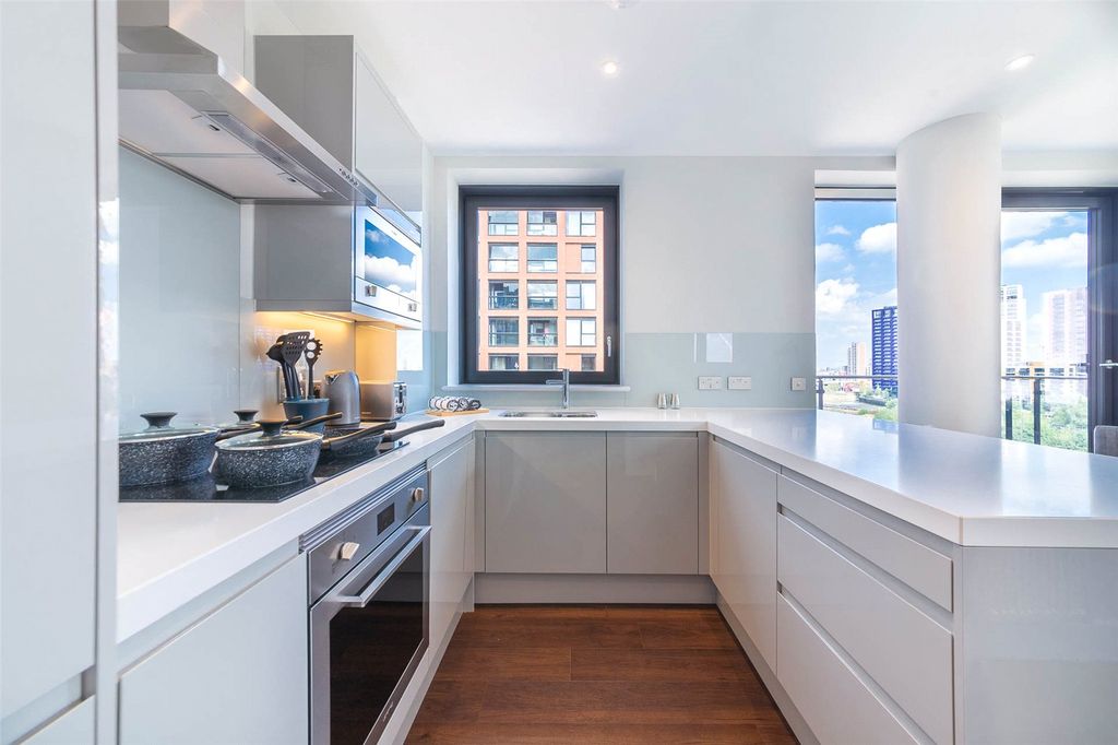 Property photo 2 of 19 Picture No. 06