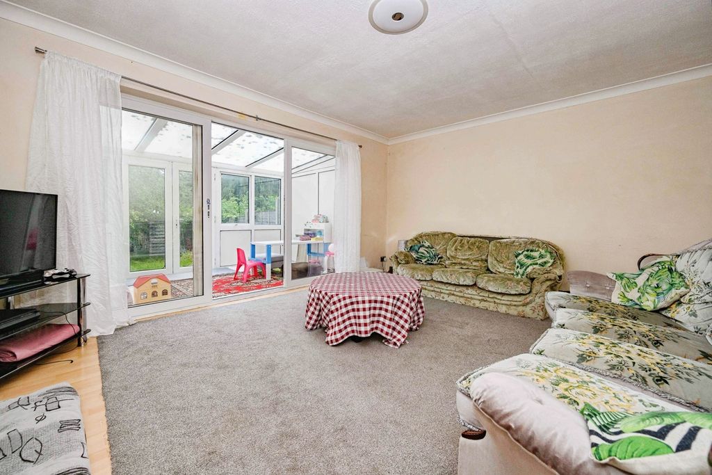Property photo 2 of 11 Pbox-Img.Jpg
