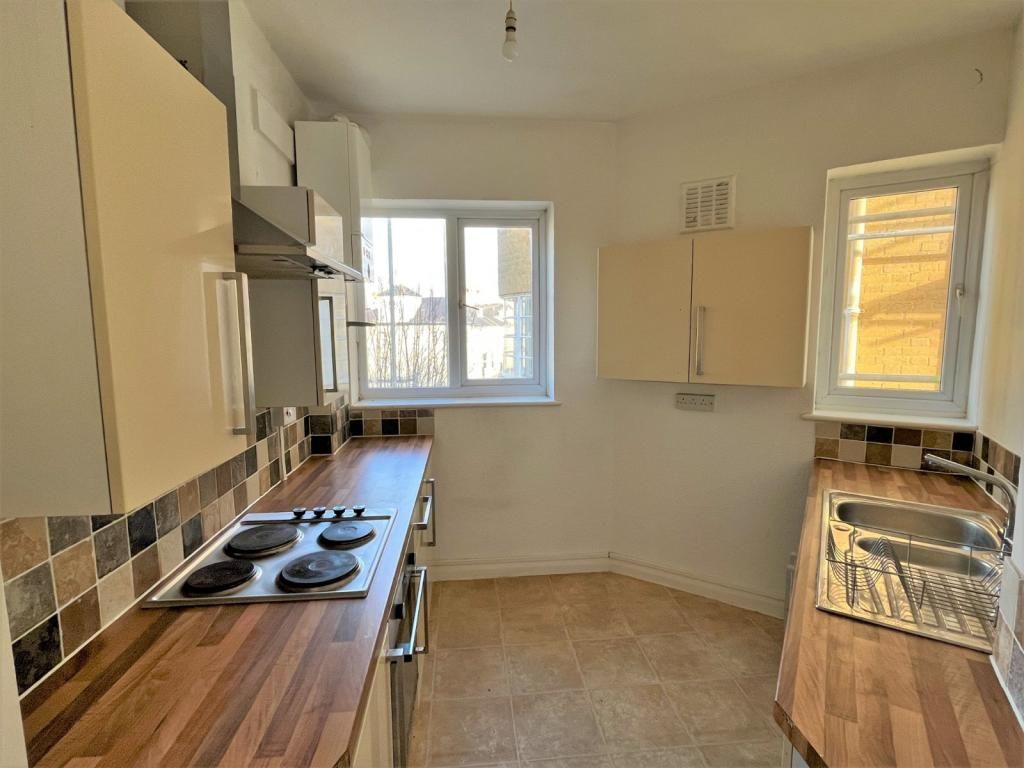 Property photo 2 of 10 Kitchen
