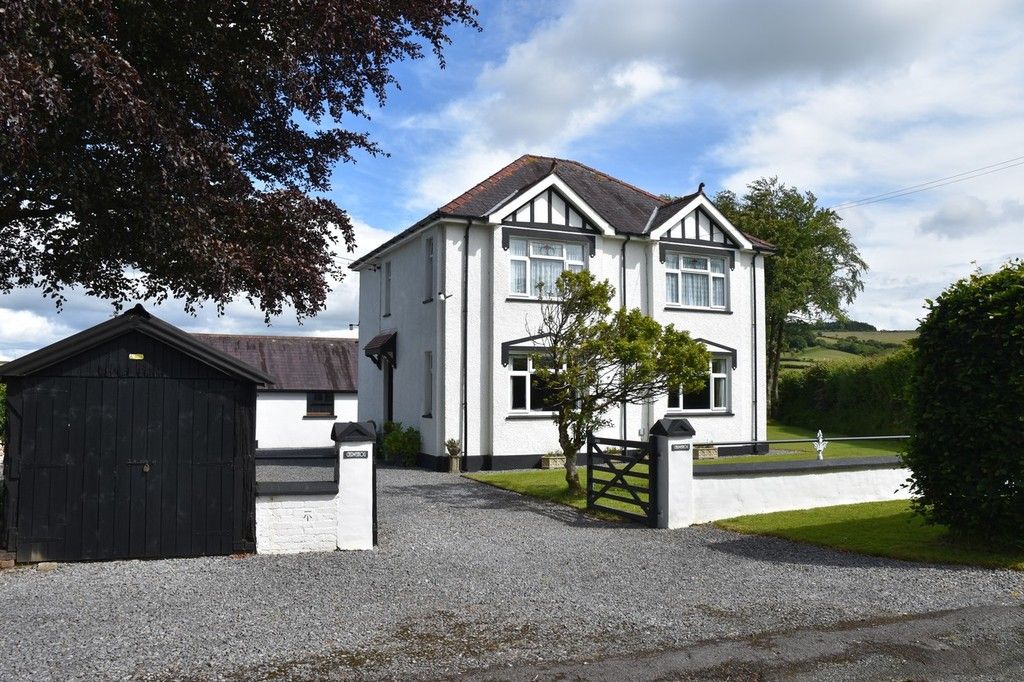 Property photo 1 of 43