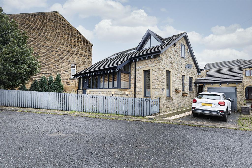 Property photo 1 of 33